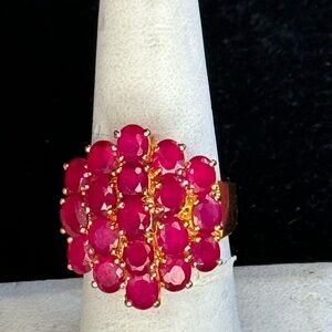 Stunning Retro Vintage Goldtone & Red Crystal Cluster Statement Cocktail Ring!